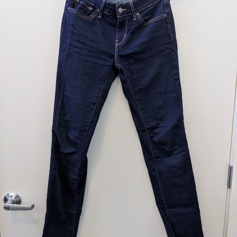 Levi's Women's 712 Slim Jean Dark Wash Size 26